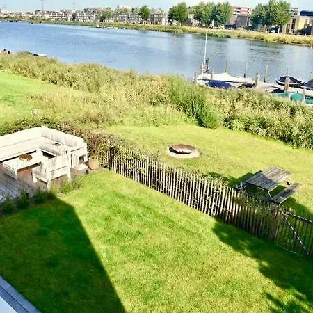Luxury Waterfrontvilla Amszterdam